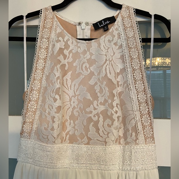 Lulu’s white lace maxi dress - Picture 3 of 12
